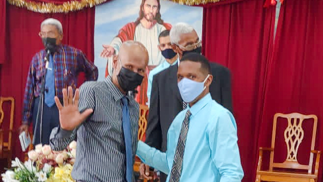 Presentación de Juilo a la iglesia